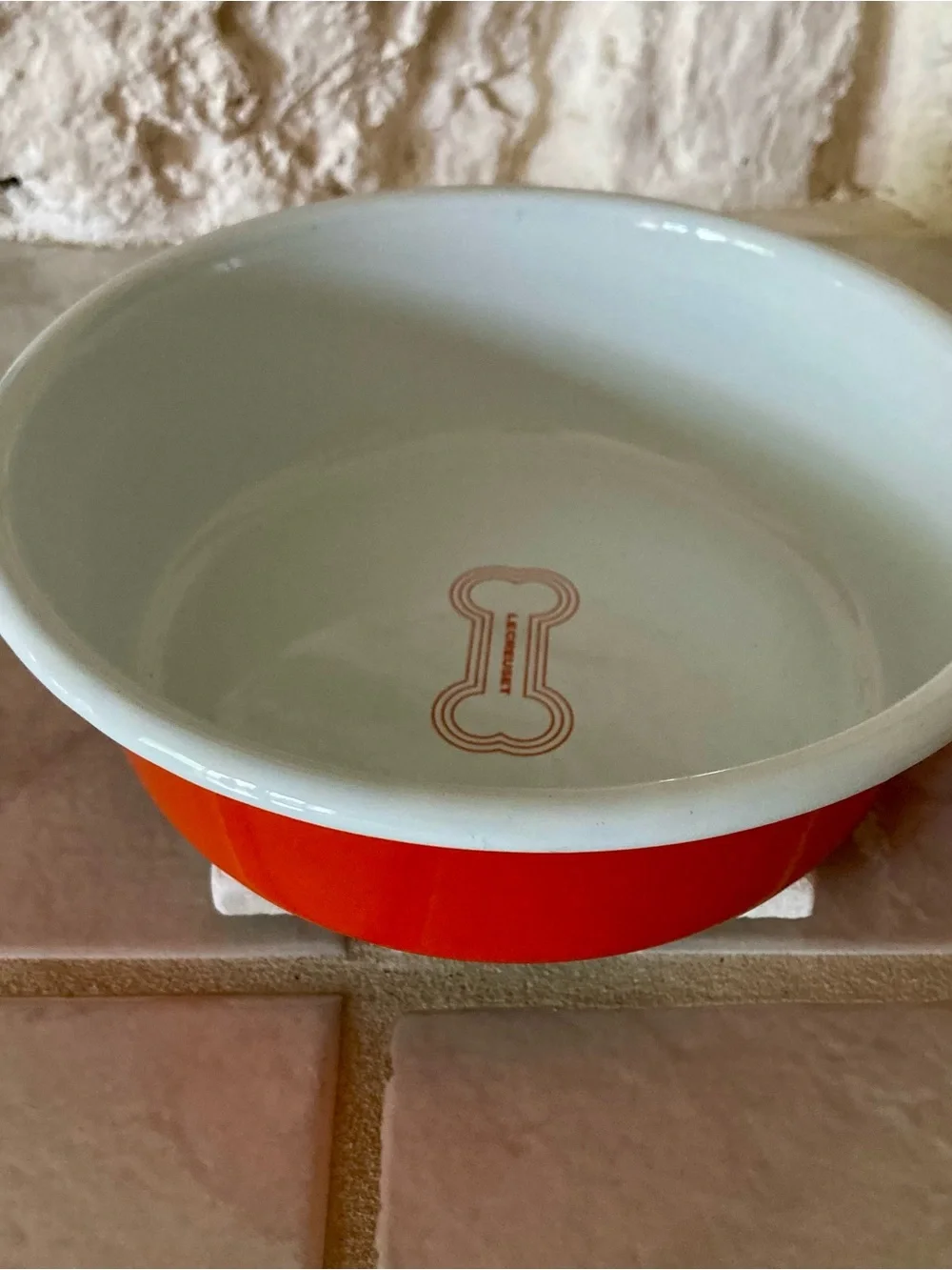 NWT Le Creuset Set of Pet Bowls with Red and Orange Bone Logo - Set of 2